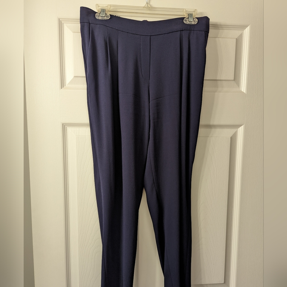 Navy blue cropped Babaton pant